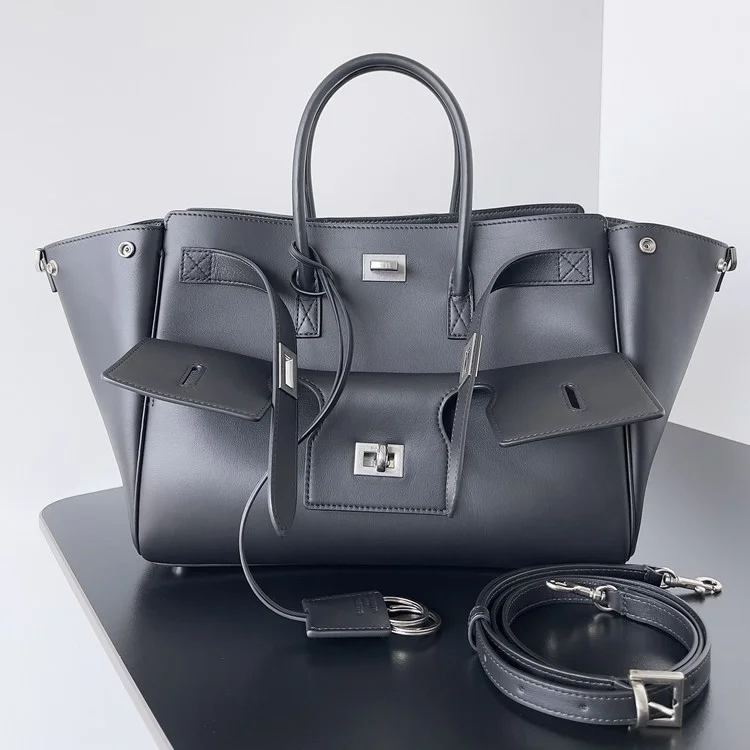 발렌시아가 벨 에어 캐리 30