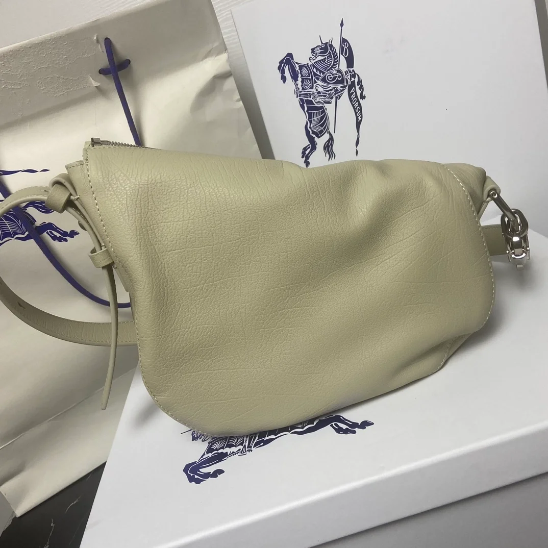 버버리 스몰 나이트백