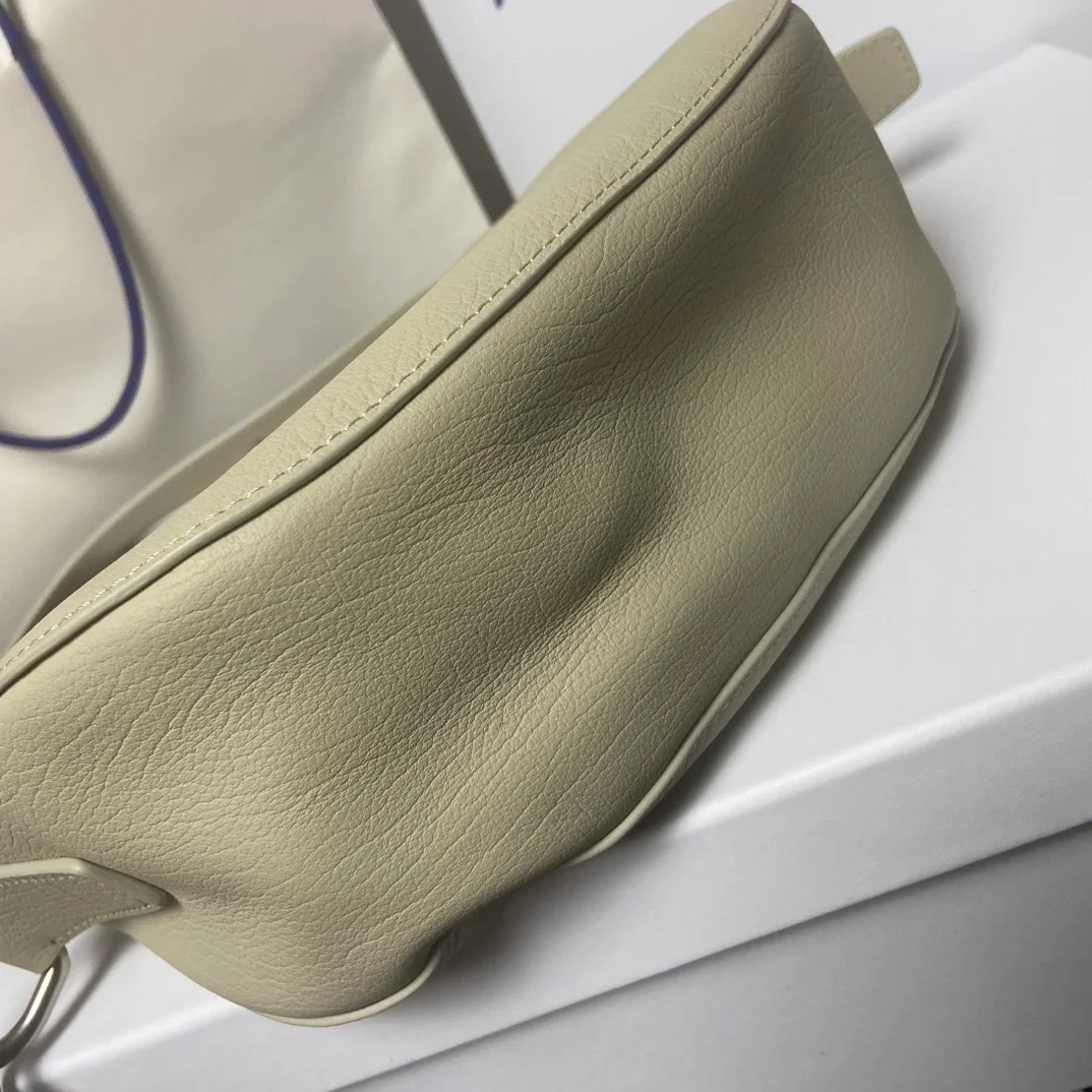 버버리 스몰 나이트백