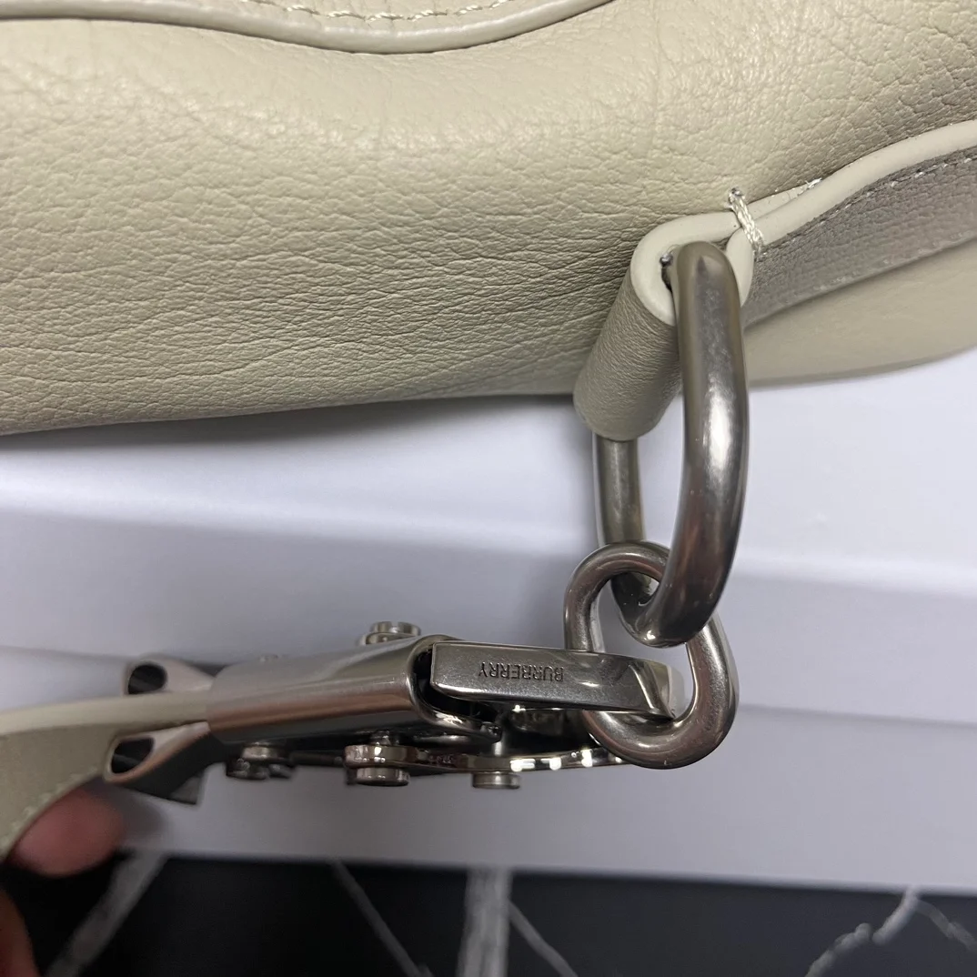 버버리 스몰 나이트백