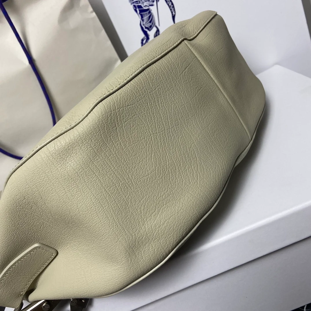 버버리 미디엄 나이트백