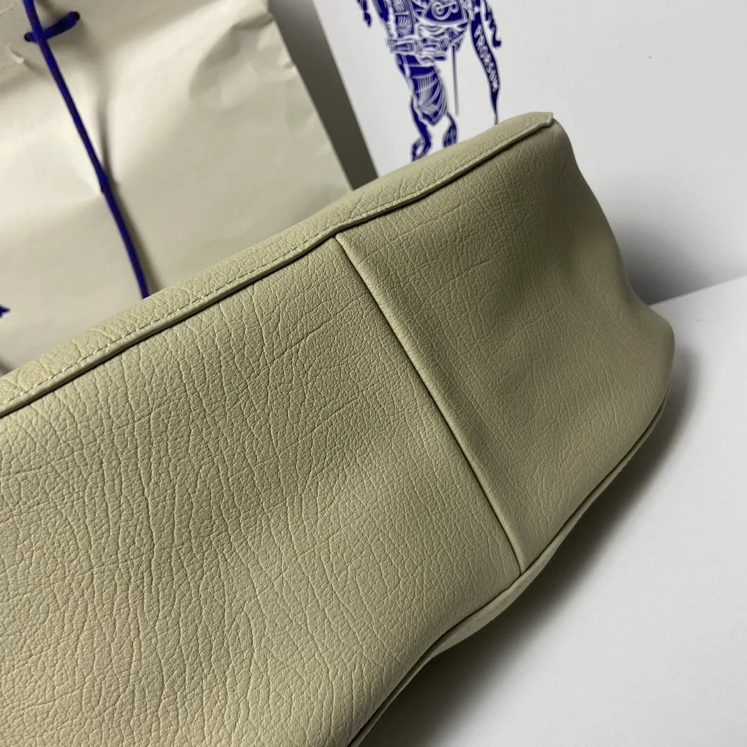 버버리 미디엄 나이트백