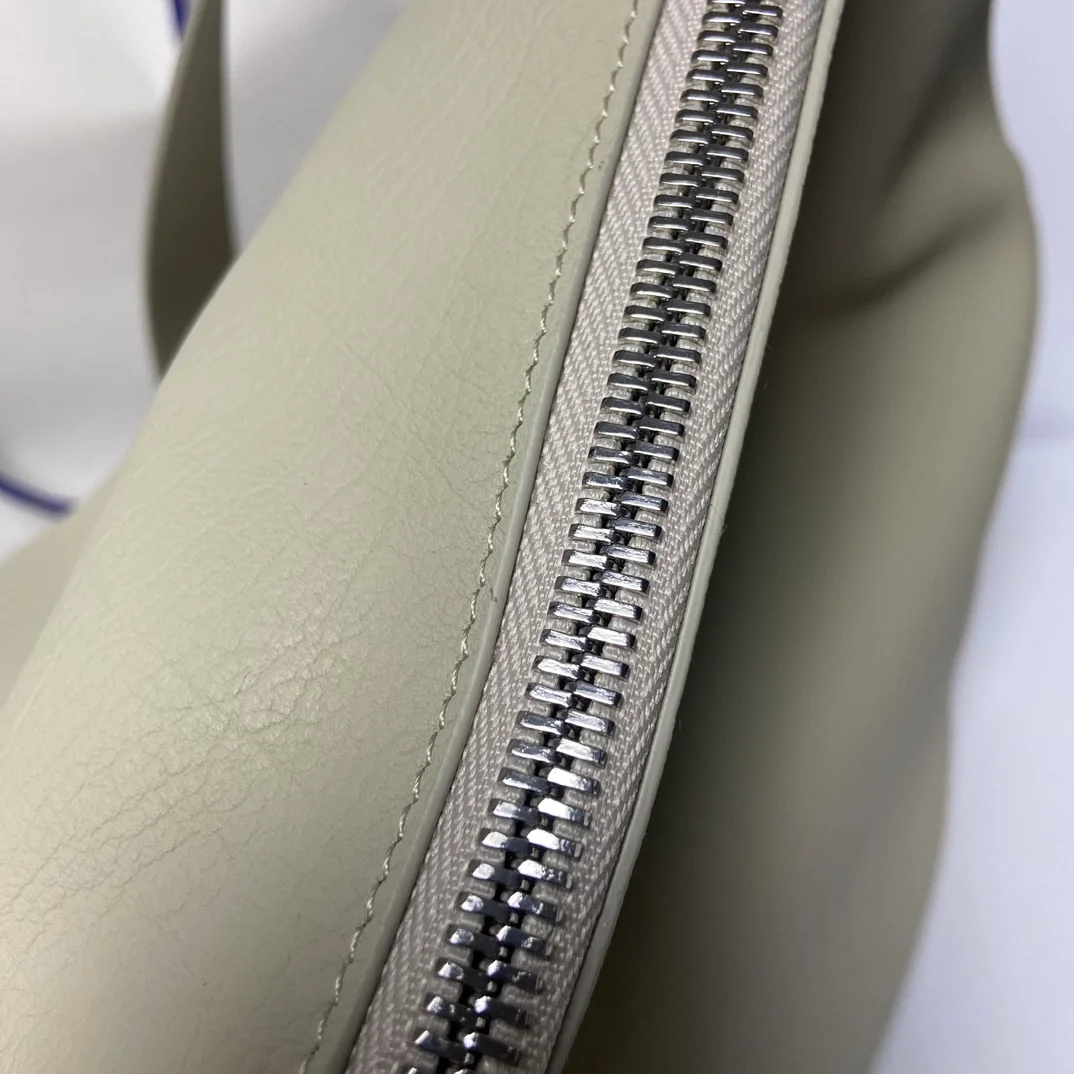 버버리 미디엄 나이트백