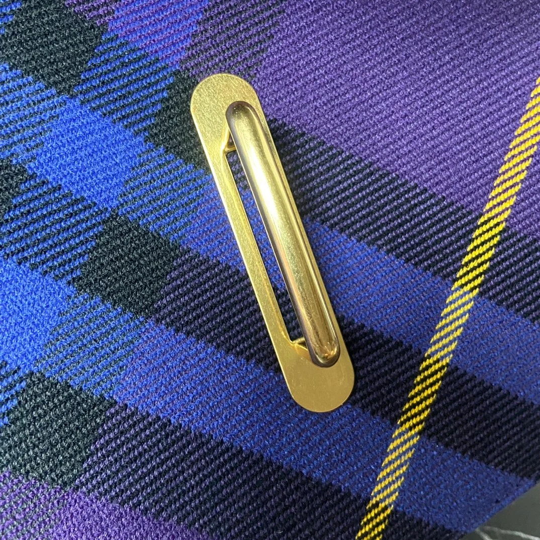 버버리 미디엄 로킹 홀스백 퍼플