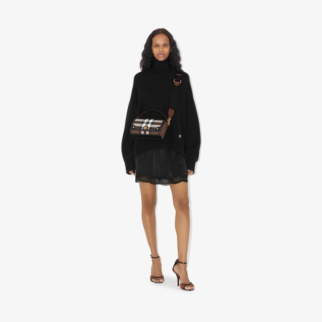 버버리 탑 핸들 노트백