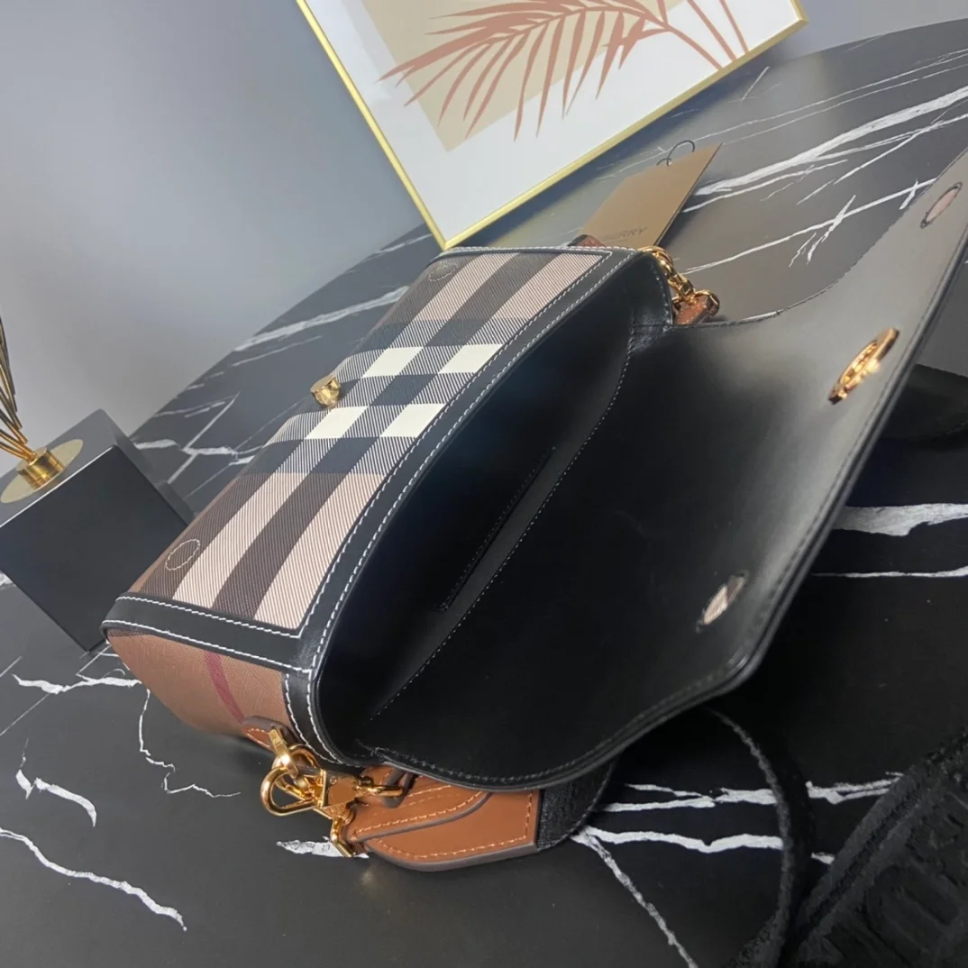 버버리 탑 핸들 노트백