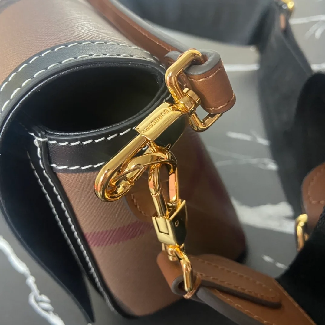 버버리 탑 핸들 노트백