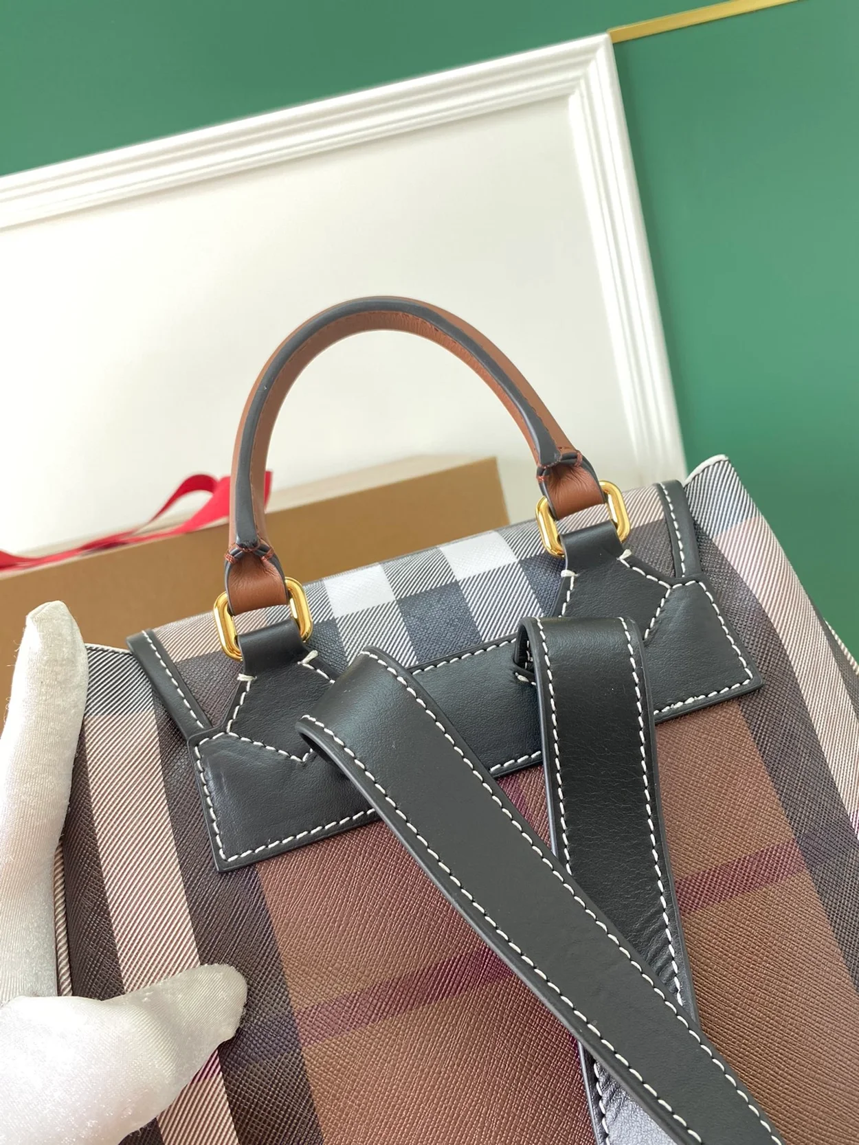 버버리 체크 팩 다크 버치브라운