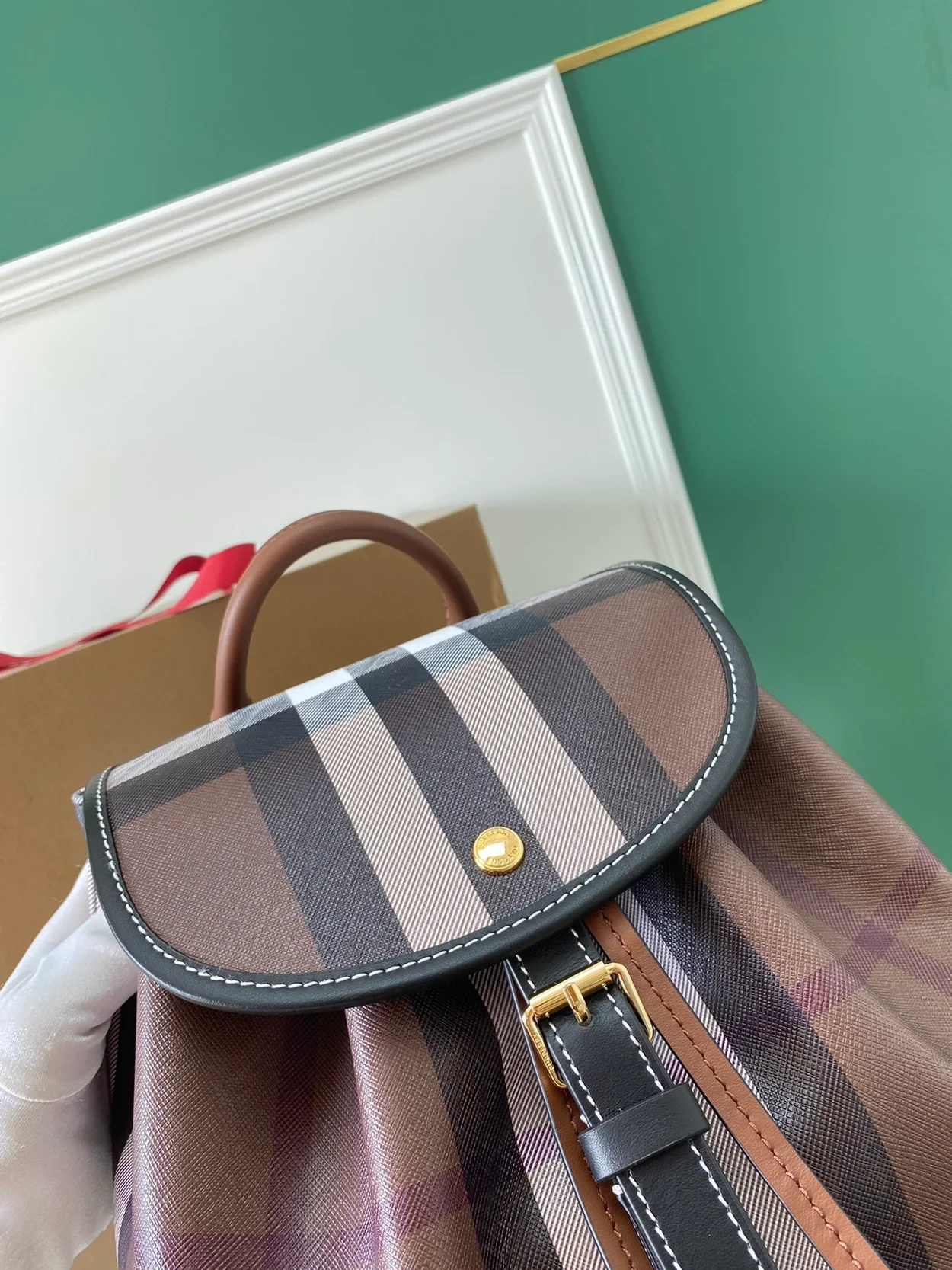 버버리 체크 팩 다크 버치브라운