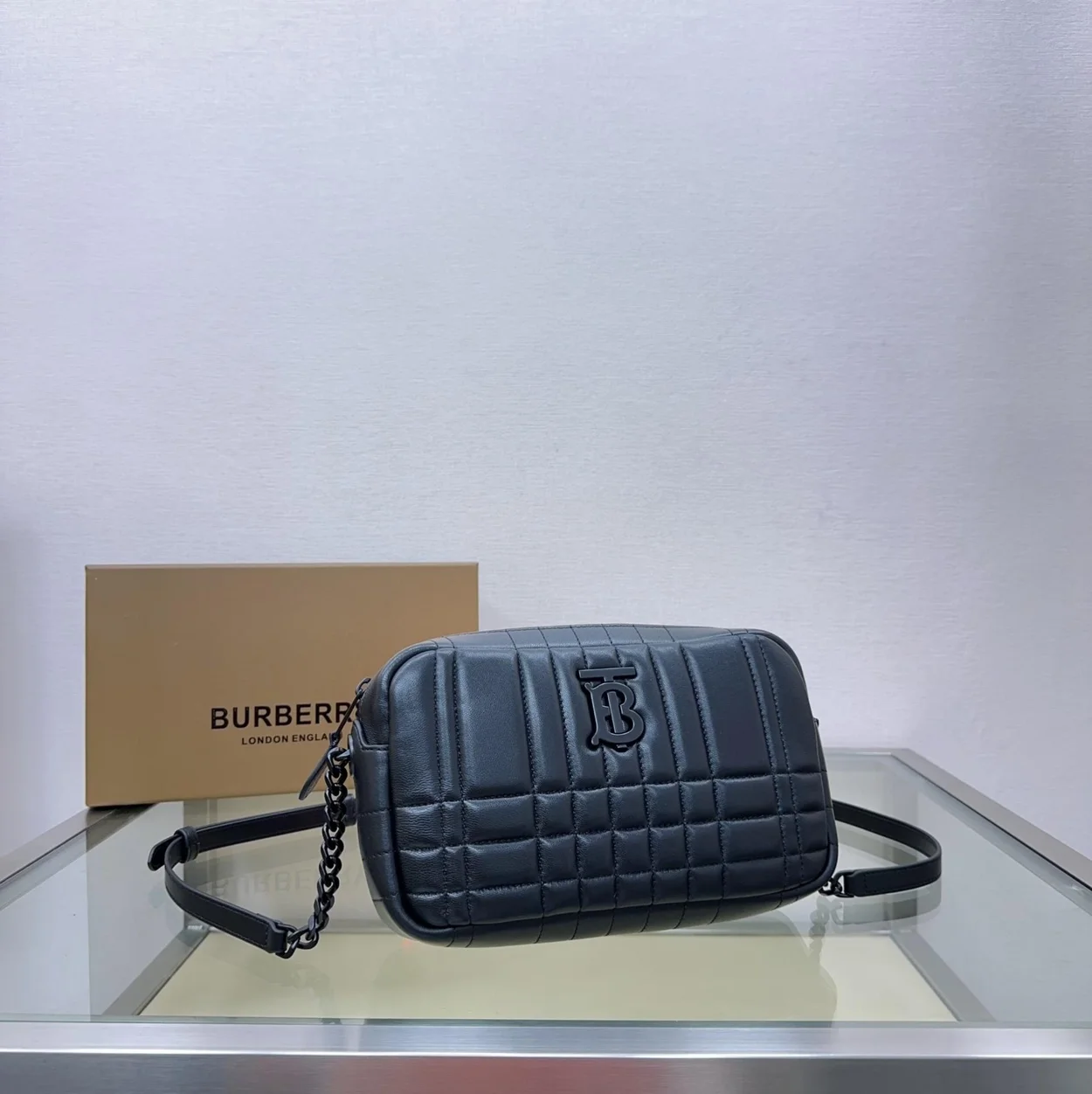 버버리 스몰 롤라 카매라백 블랙