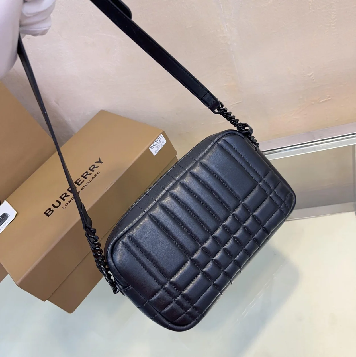 버버리 스몰 롤라 카매라백 블랙