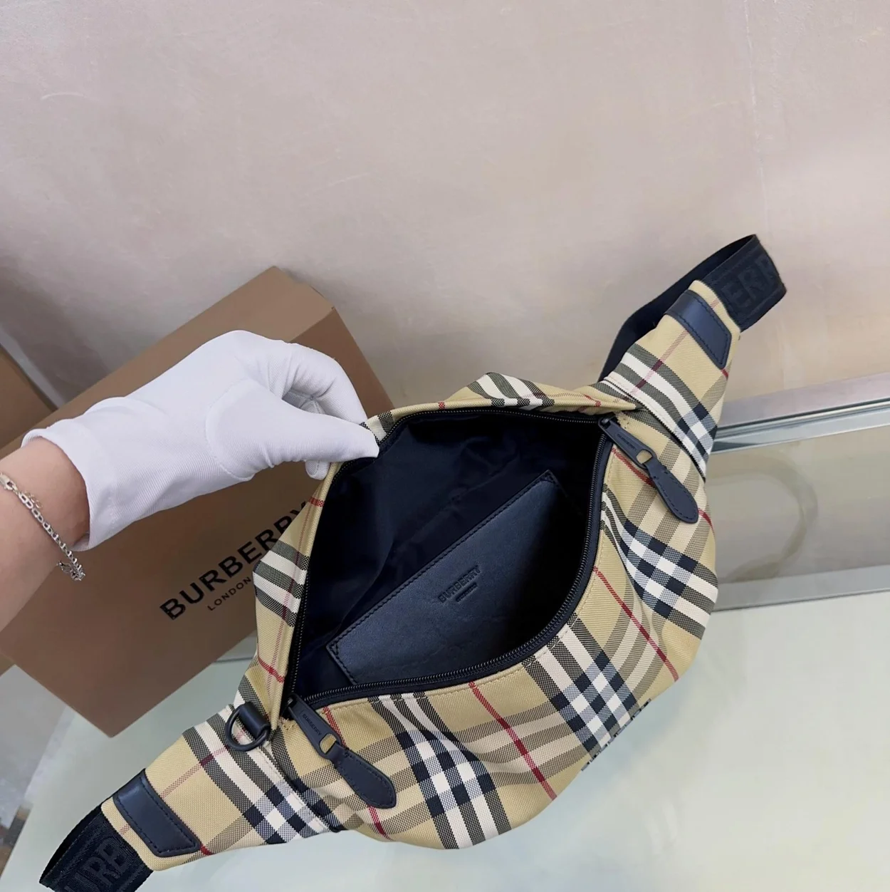 버버리 스티비 벨트백