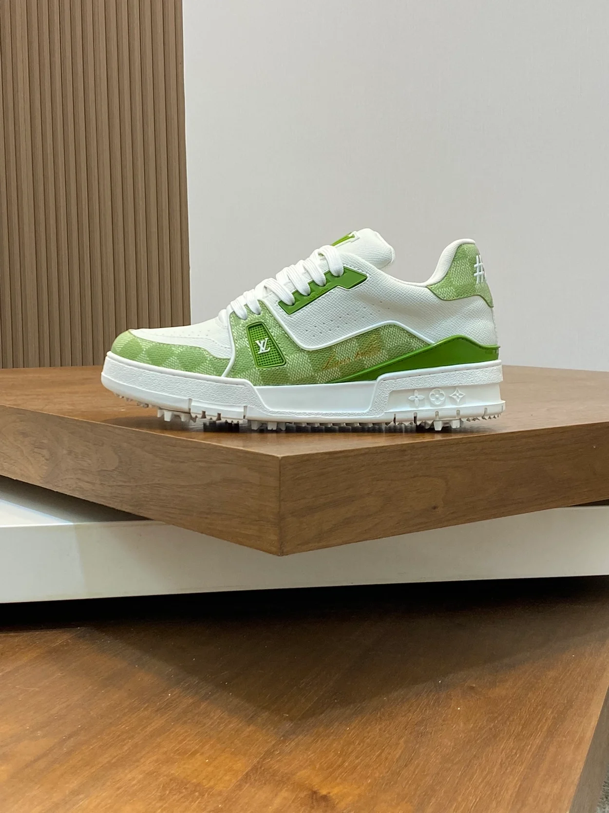 루이비통 트레이너 스니커즈 다미에 그린