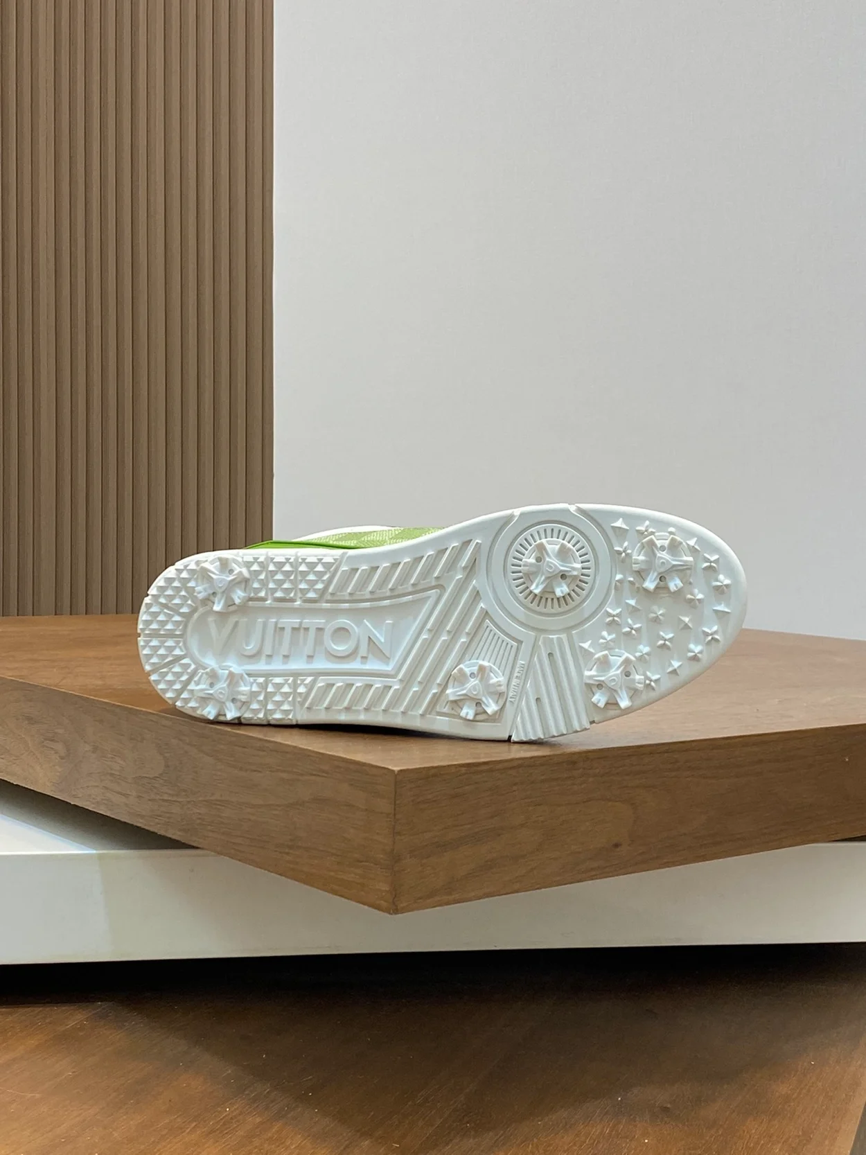 루이비통 트레이너 스니커즈 다미에 그린