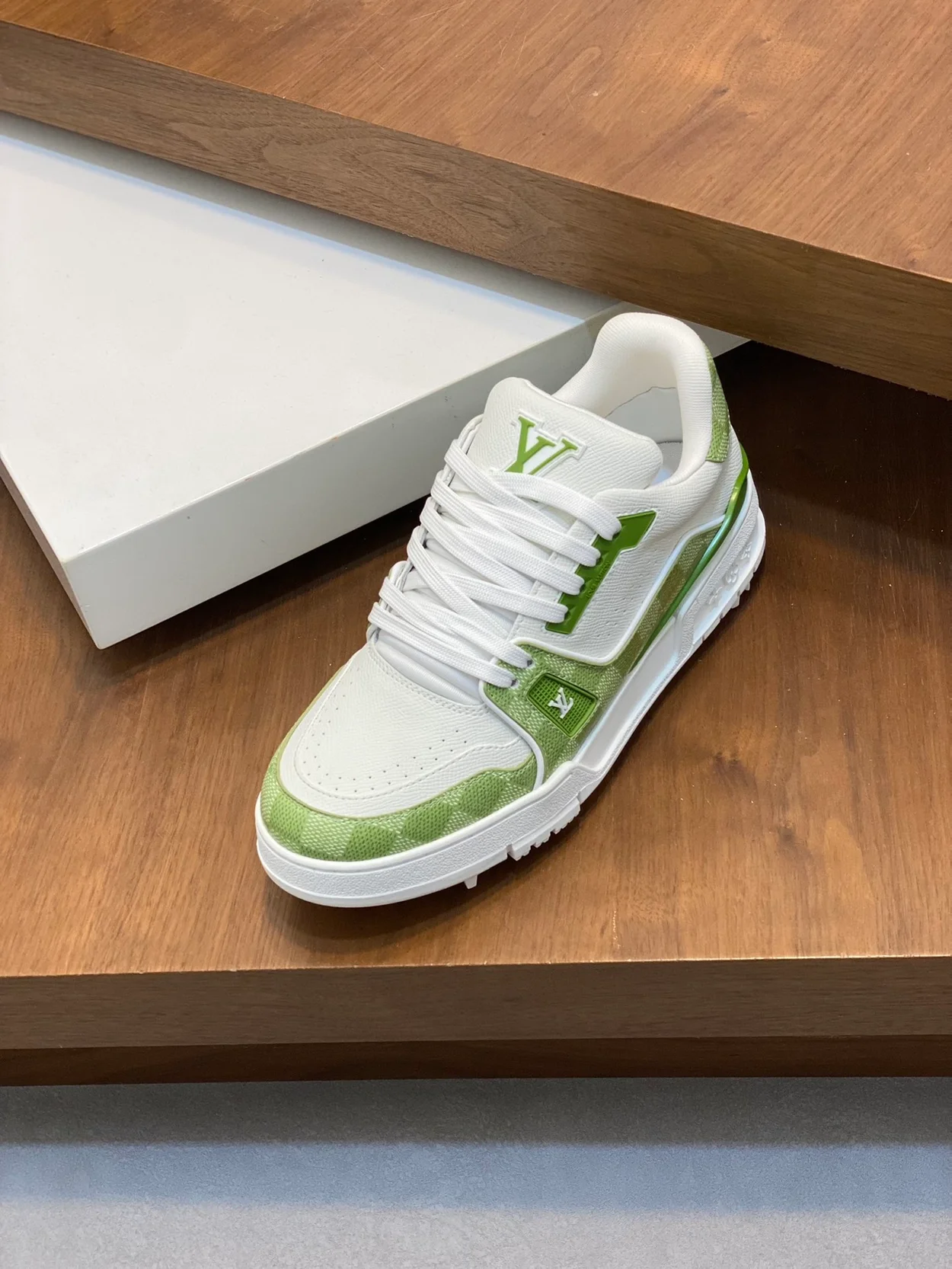 루이비통 트레이너 스니커즈 다미에 그린