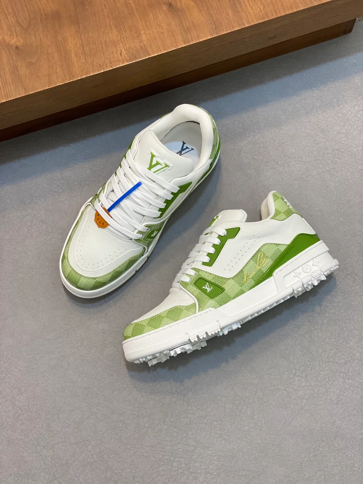 루이비통 트레이너 스니커즈 다미에 그린