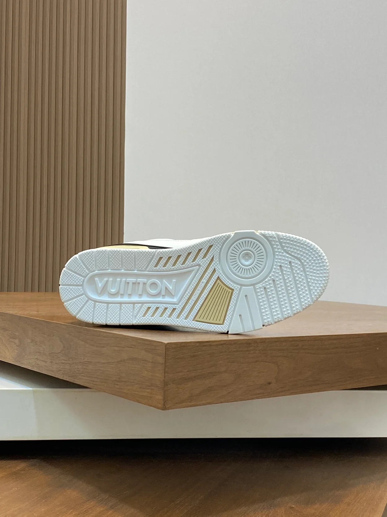 루이비통 LV 트레이너 스니커즈 레드 블루