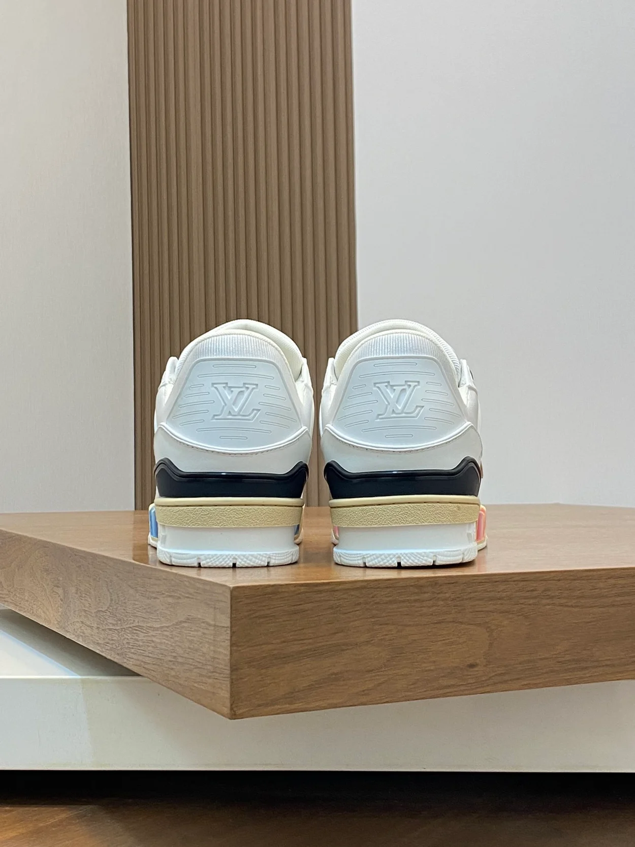 루이비통 LV 트레이너 스니커즈 레드 블루