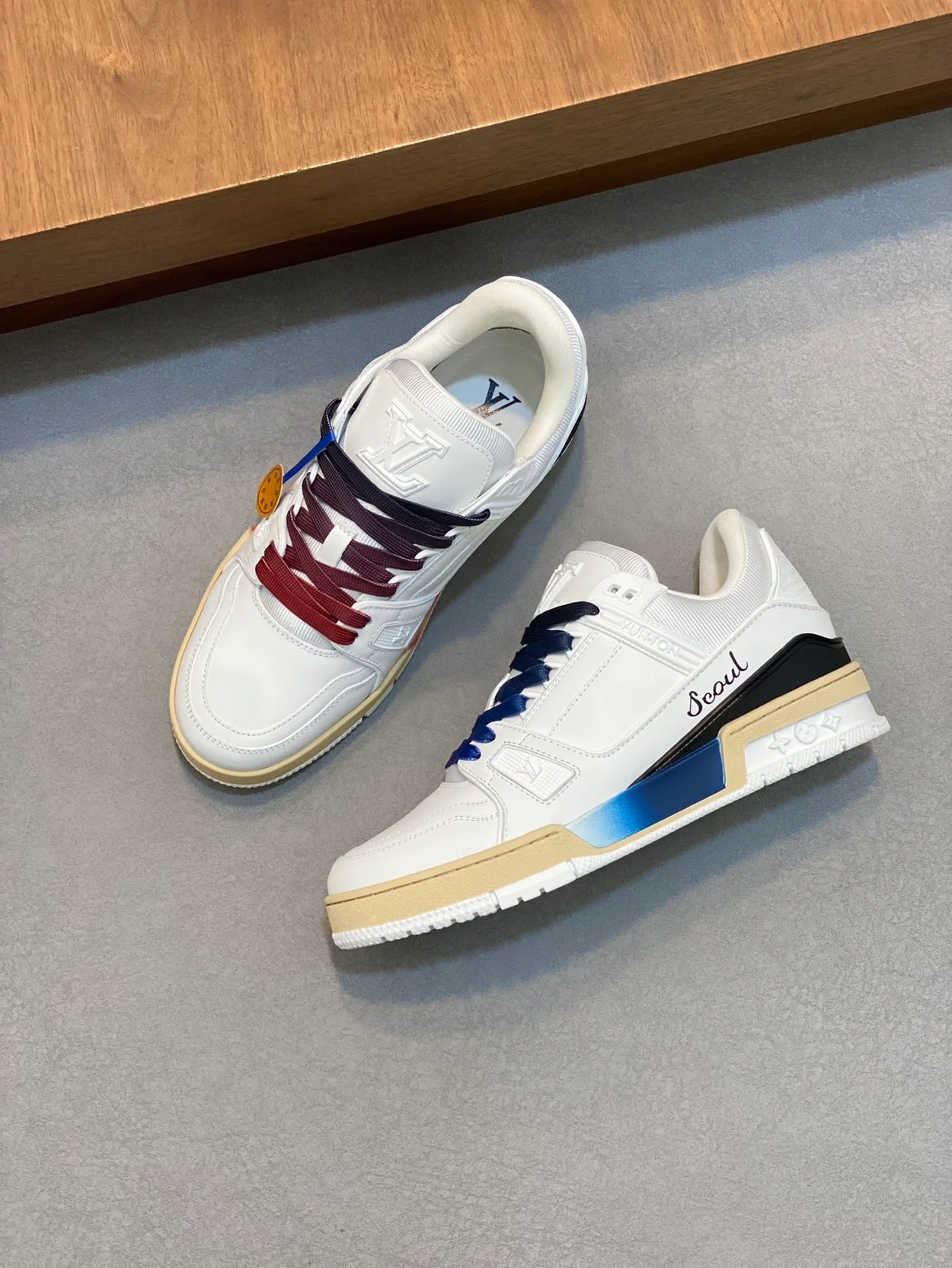 루이비통 LV 트레이너 스니커즈 레드 블루