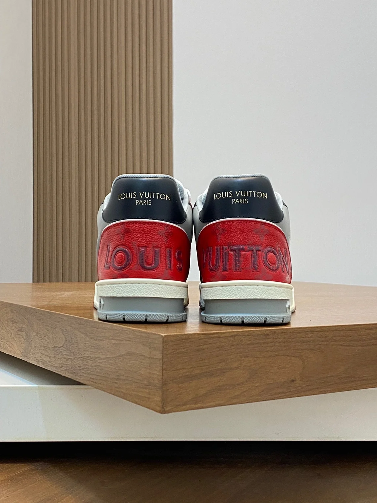 루이비통 LV 트레이너 스니커즈 레드
