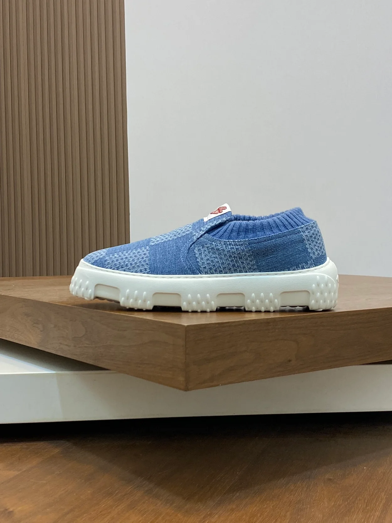 루이비통 스페이스 랜더 슬립온 블루