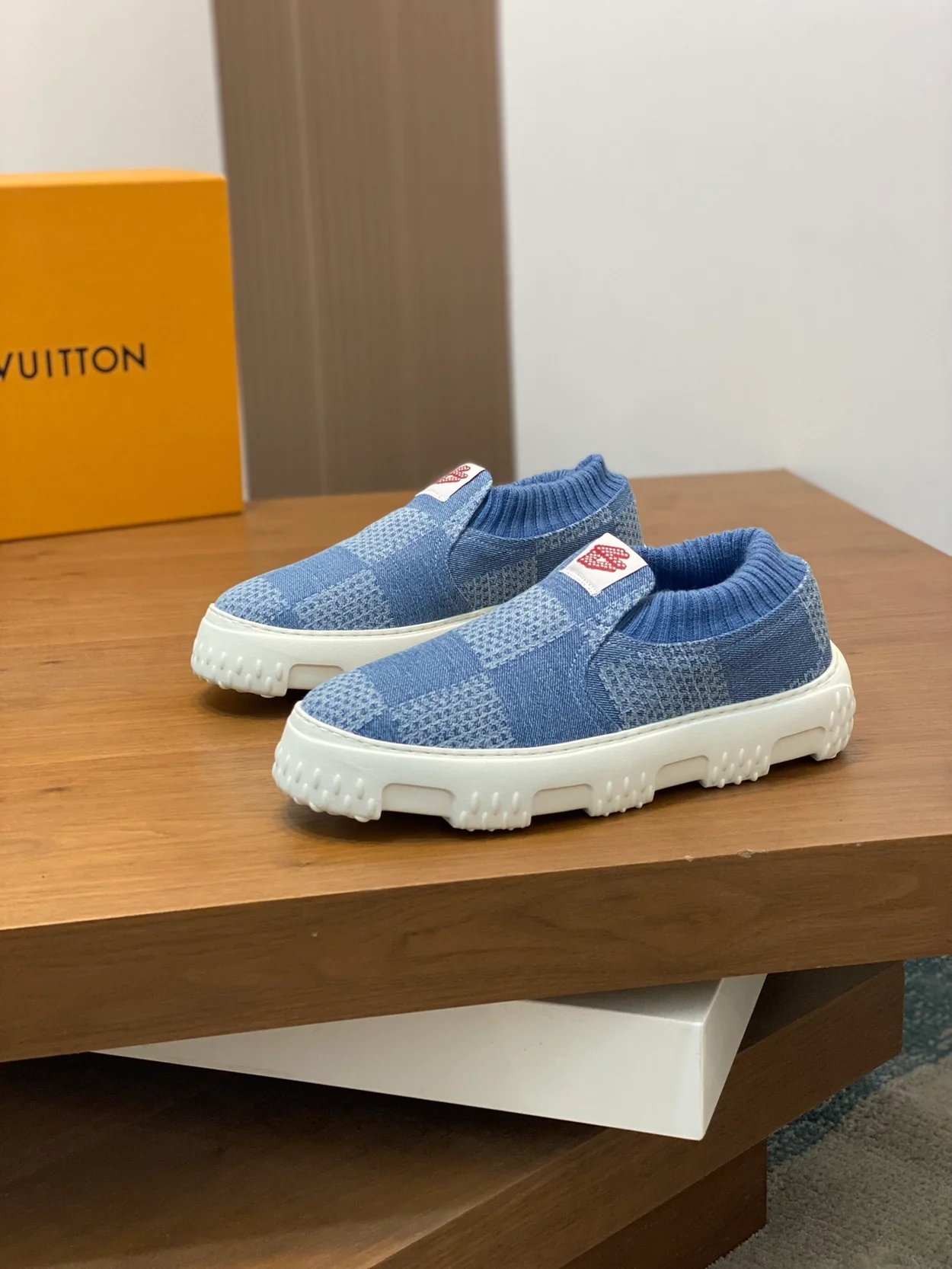 루이비통 스페이스 랜더 슬립온 블루