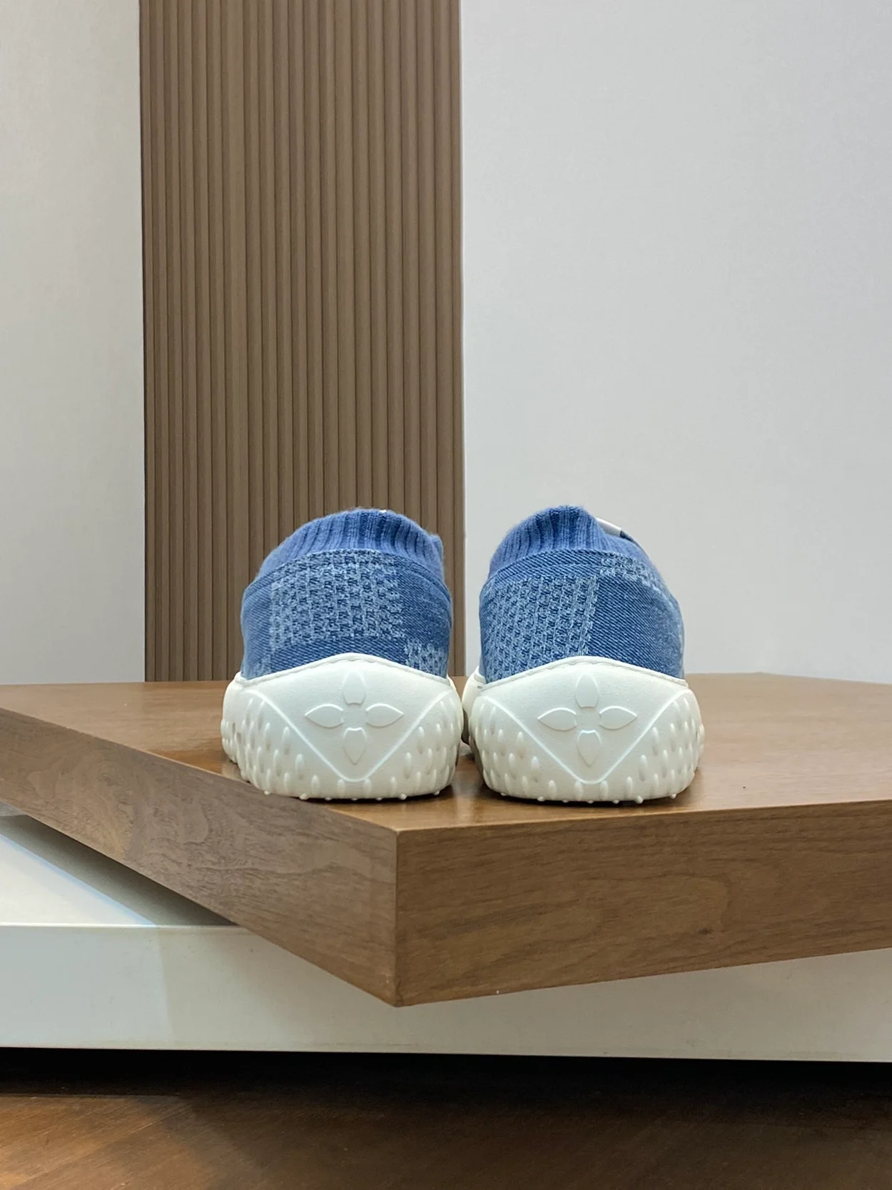 루이비통 스페이스 랜더 슬립온 블루