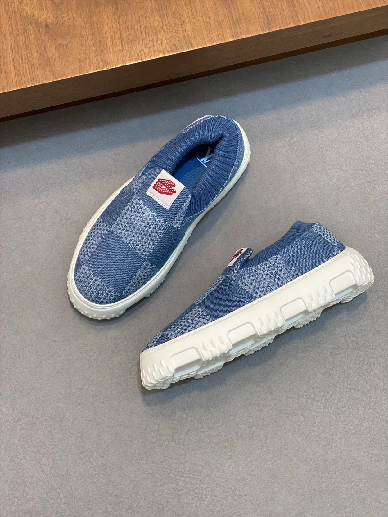 루이비통 스페이스 랜더 슬립온 블루