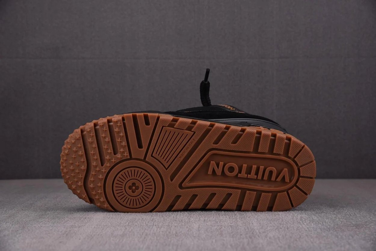 루이비통 LV 트레이너 맥시 스니커즈 블랙