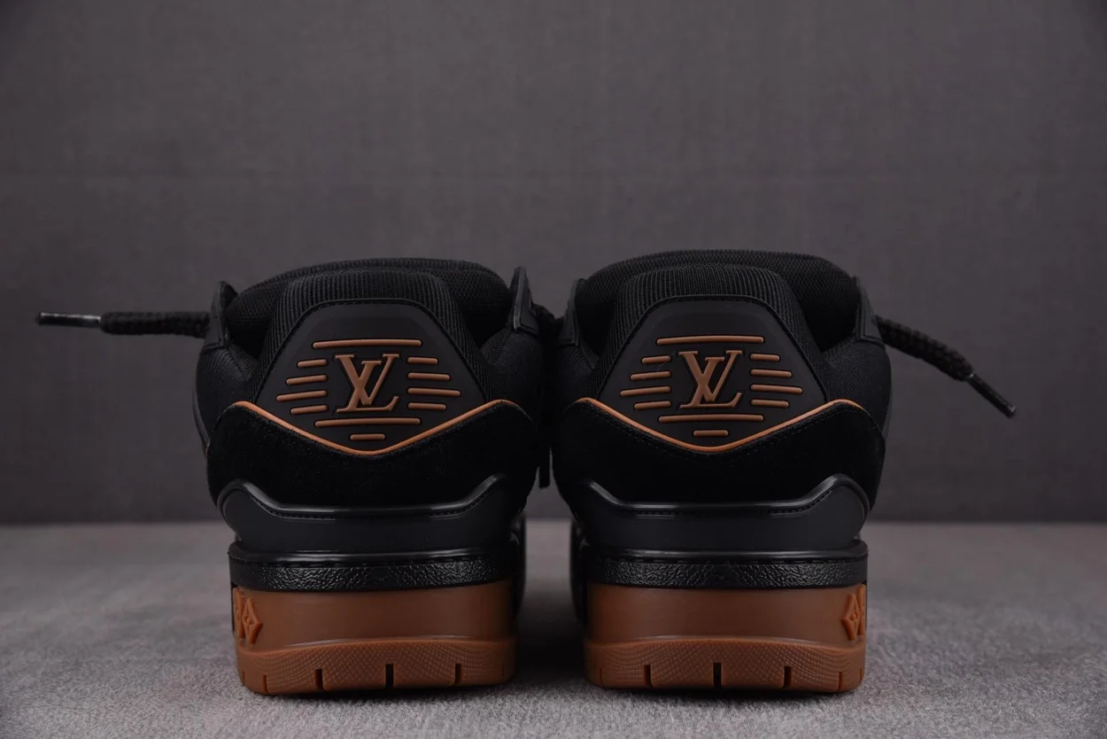 루이비통 LV 트레이너 맥시 스니커즈 블랙