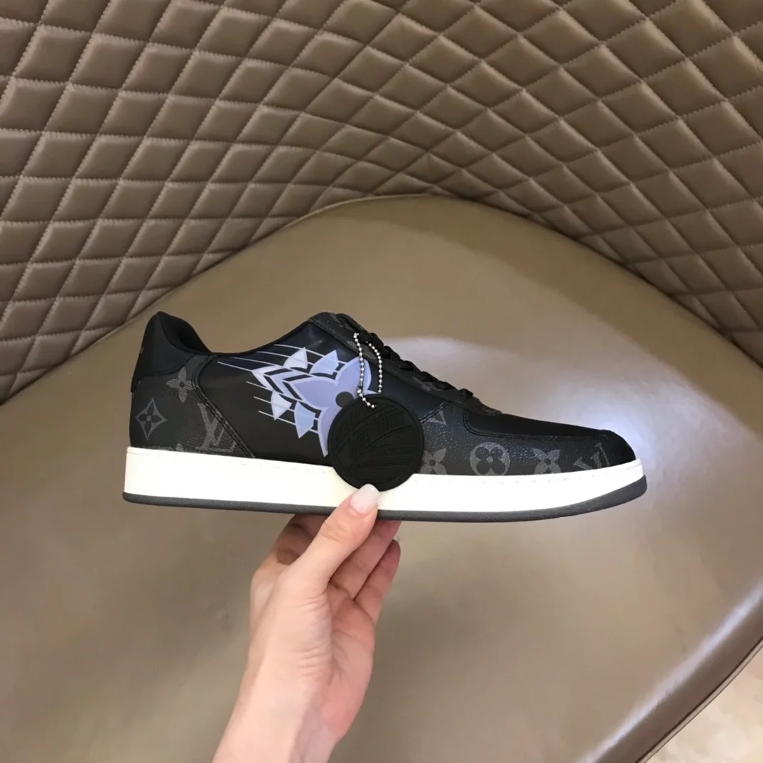 루이비통 리볼리 블랙 로우탑 스니커즈