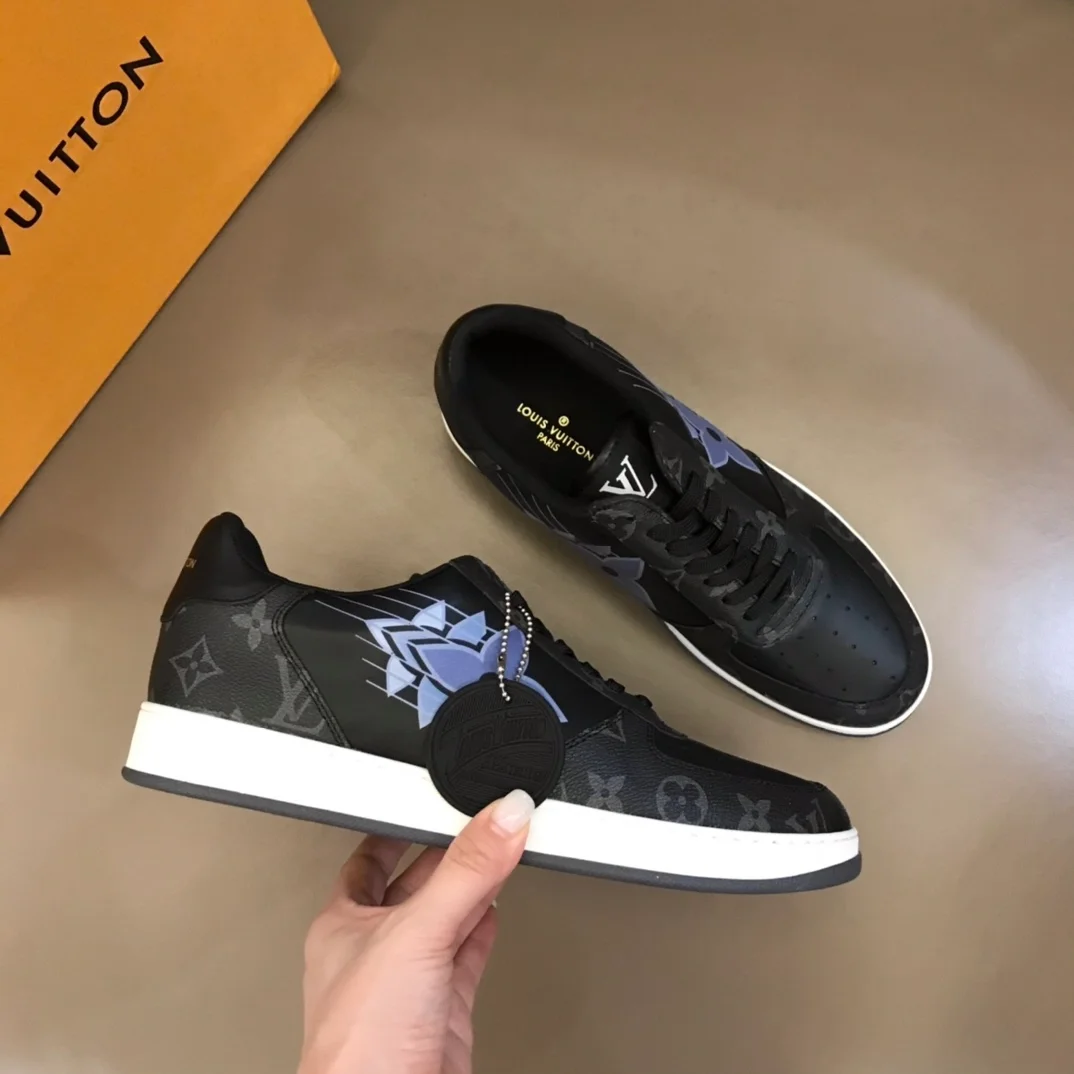 루이비통 리볼리 블랙 로우탑 스니커즈