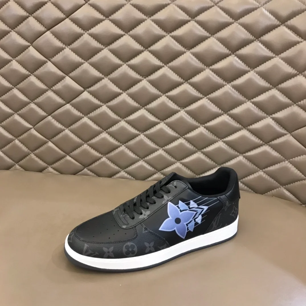 루이비통 리볼리 블랙 로우탑 스니커즈