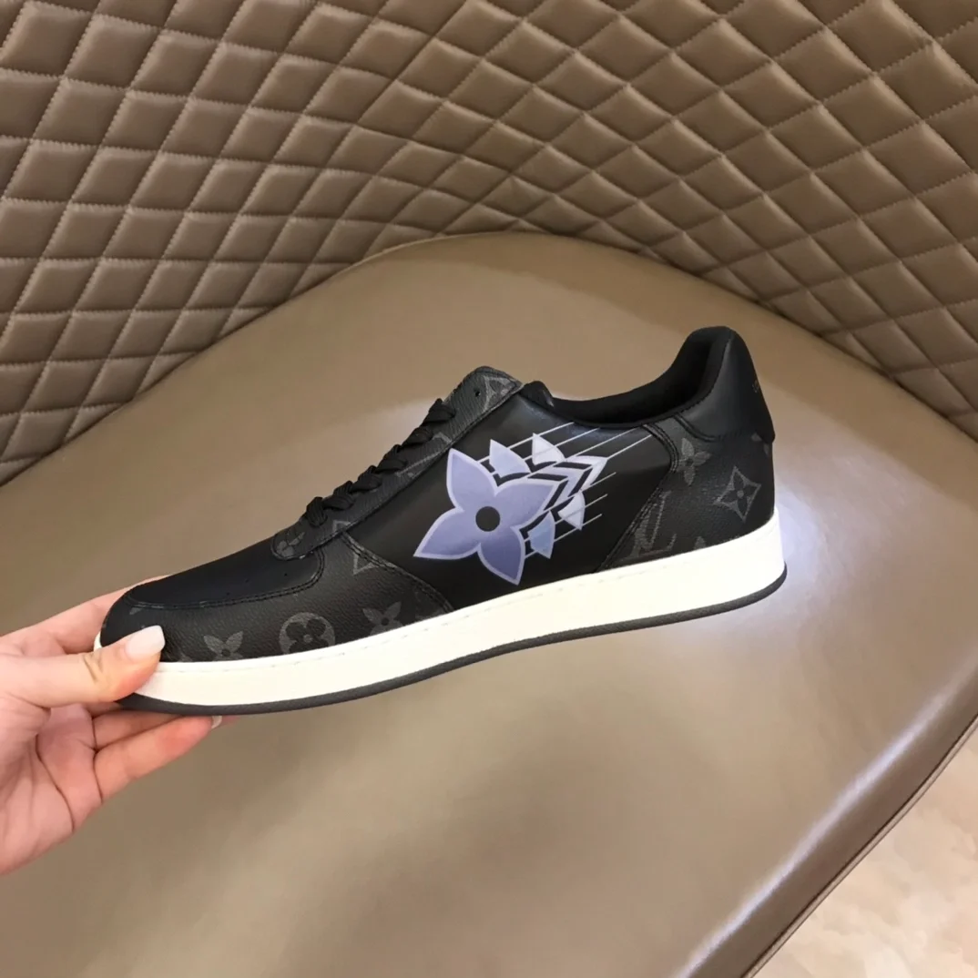 루이비통 리볼리 블랙 로우탑 스니커즈