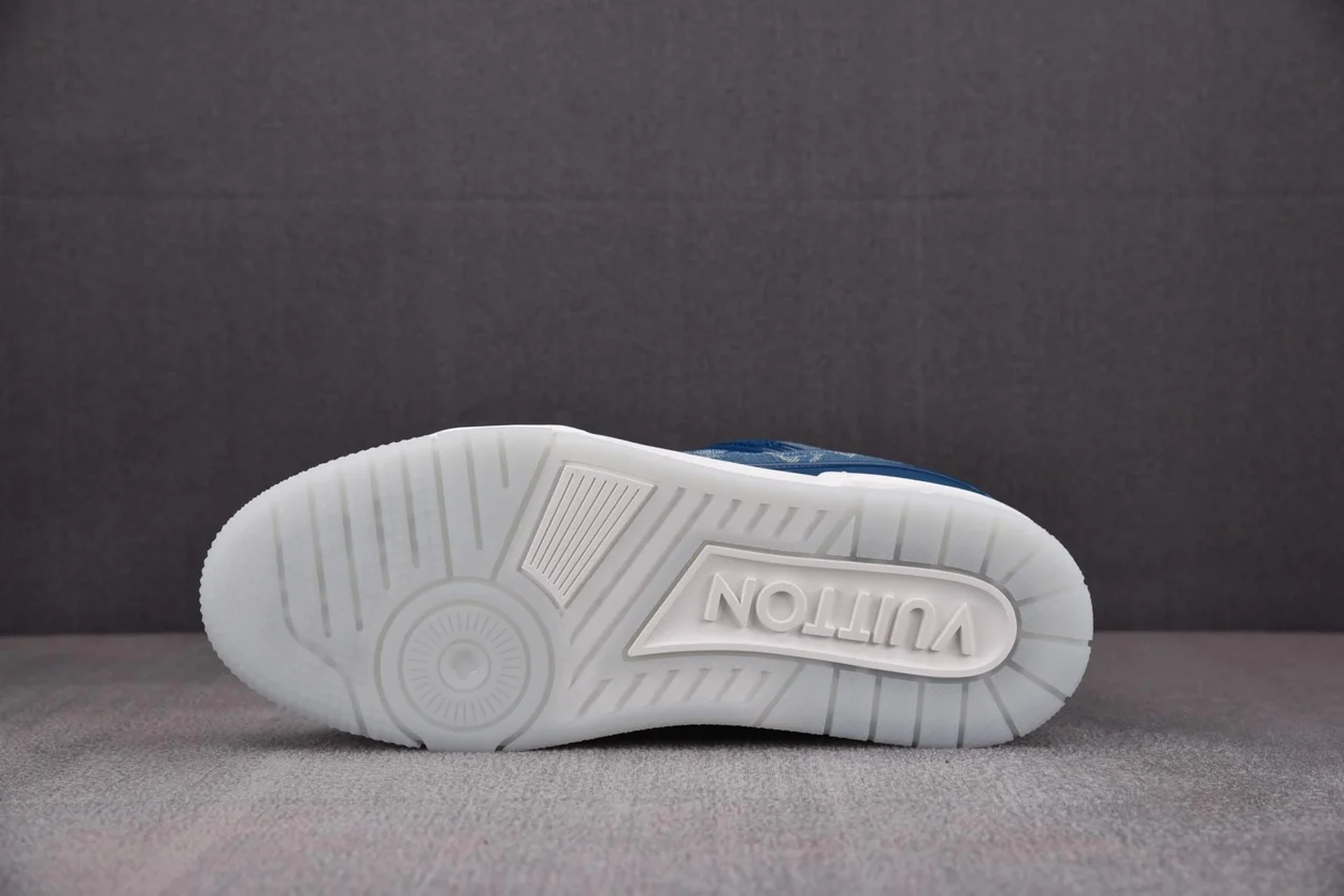 루이비통 LV 트레이너 스니커즈 블루 데님