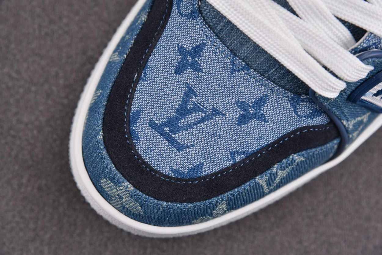 루이비통 LV 트레이너 스니커즈 블루 데님