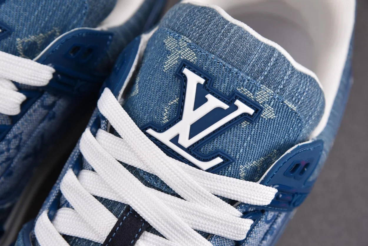 루이비통 LV 트레이너 스니커즈 블루 데님