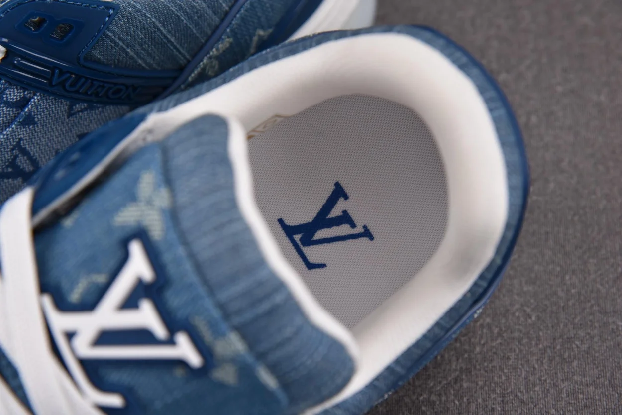 루이비통 LV 트레이너 스니커즈 블루 데님