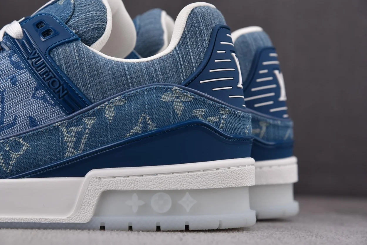 루이비통 LV 트레이너 스니커즈 블루 데님