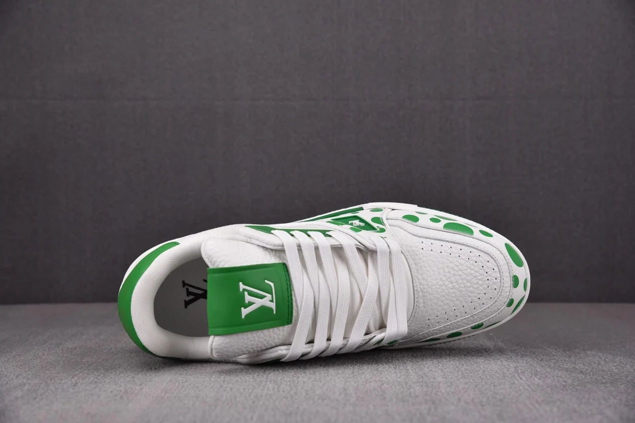 루이비통 x 야요이 쿠사마 LV 트레이너 스니커즈 그린