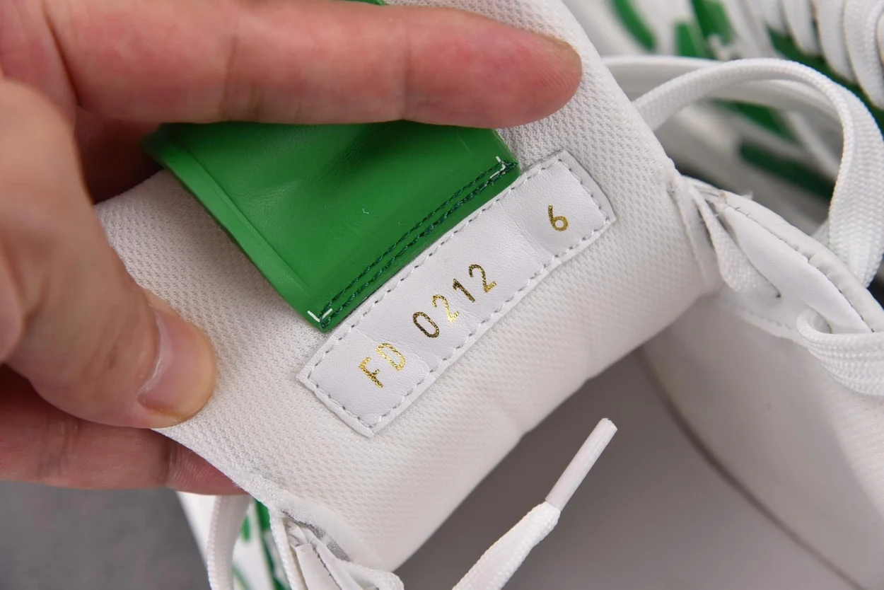 루이비통 x 야요이 쿠사마 LV 트레이너 스니커즈 그린