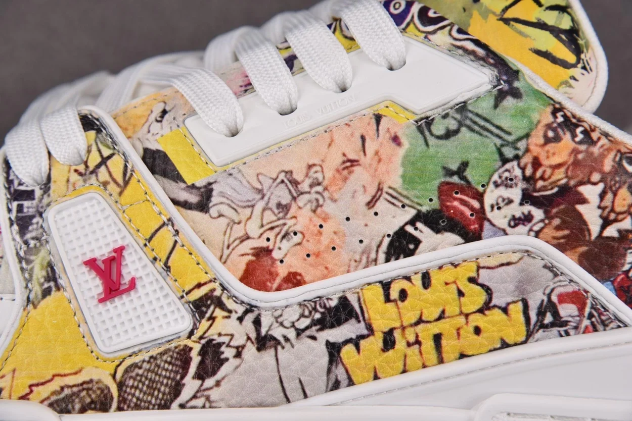 루이비통 LV 트레이너 스니커즈 코믹 화이트