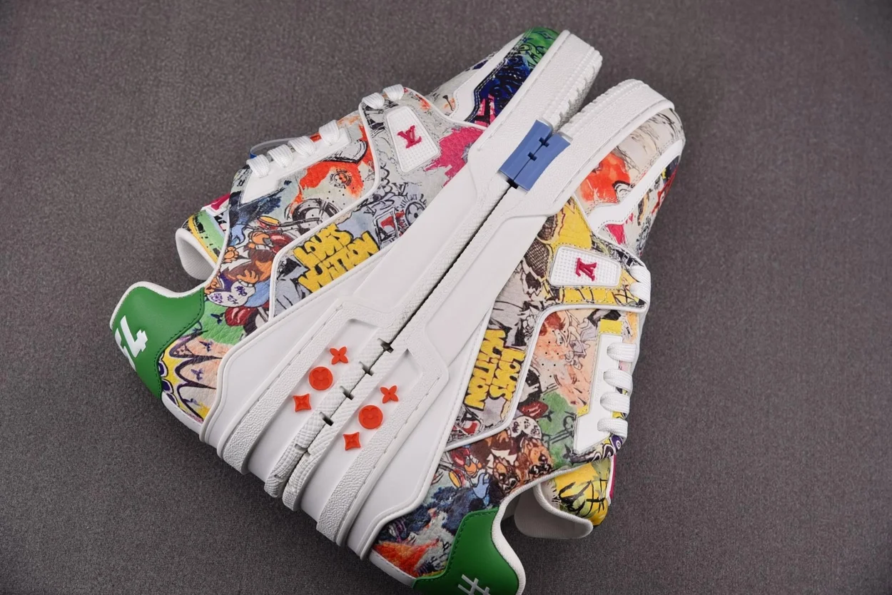 루이비통 LV 트레이너 스니커즈 코믹 화이트