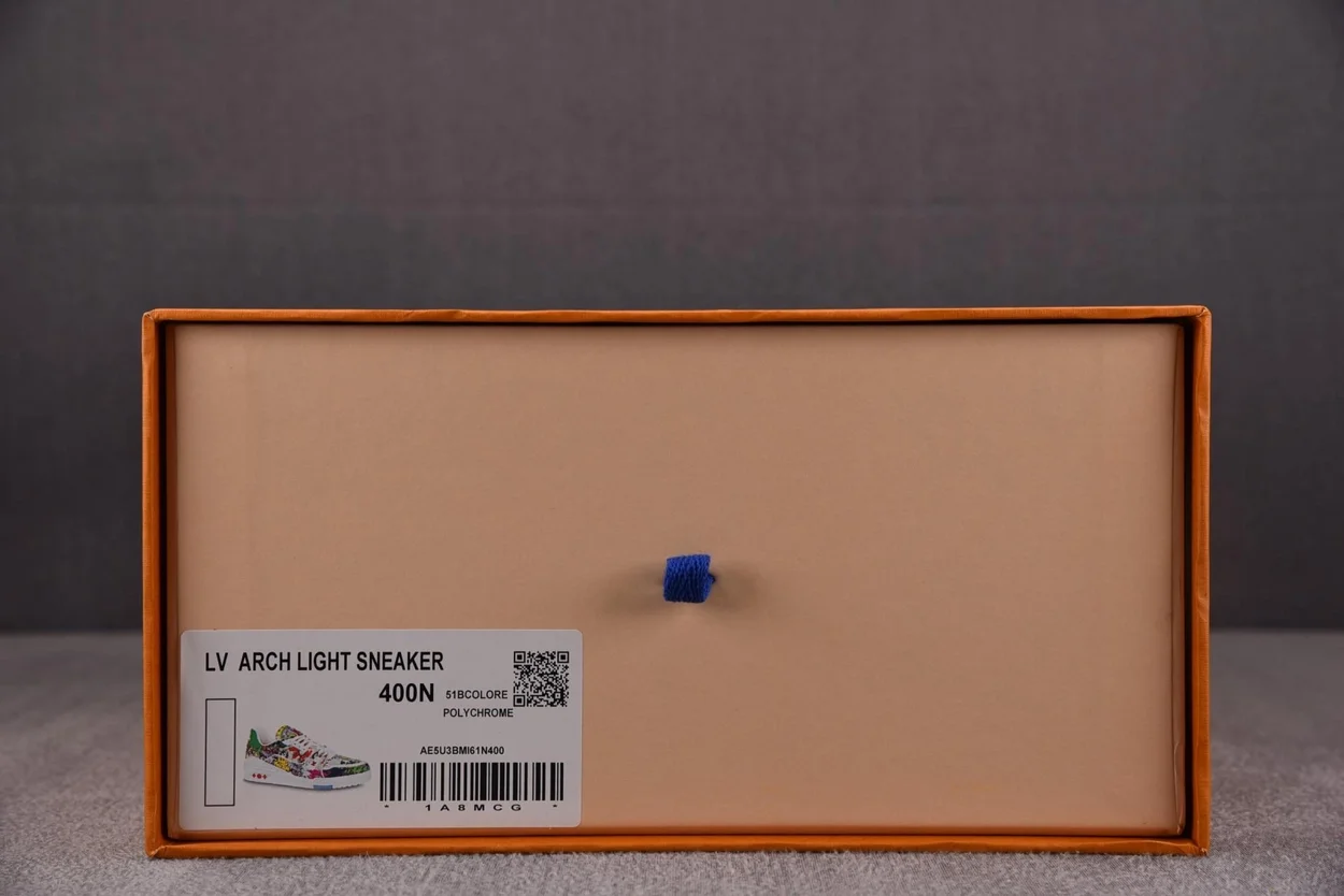 루이비통 LV 트레이너 스니커즈 코믹 화이트