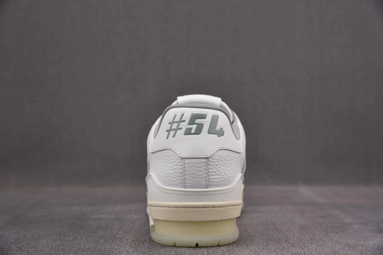 루이비통 LV 트레이너 스니커즈 화이트