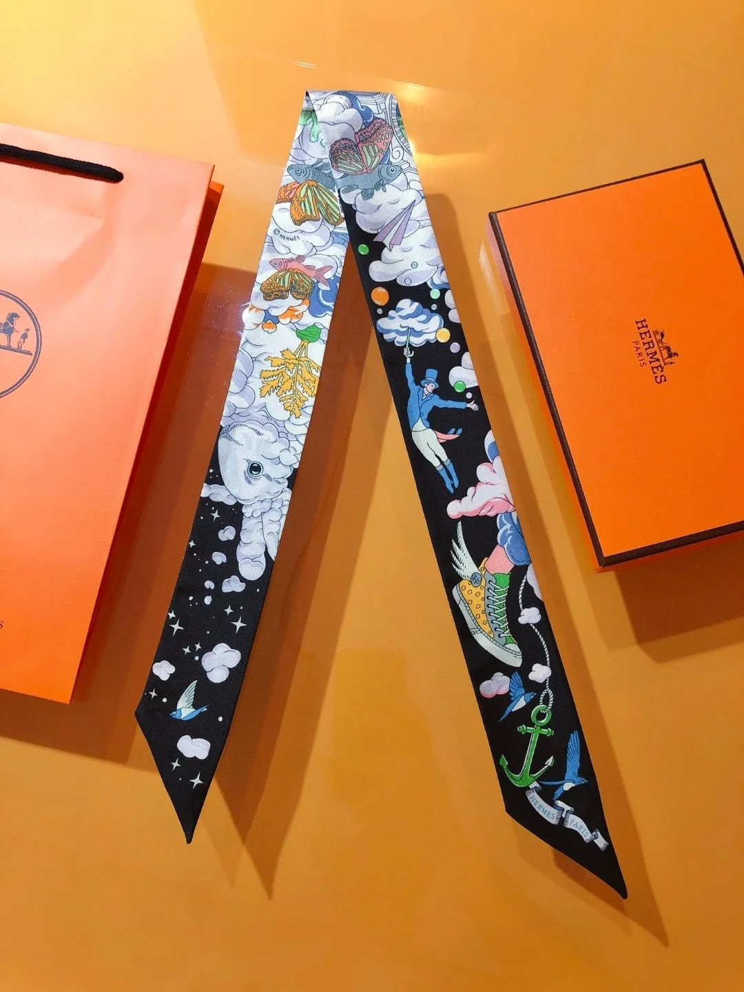 에르메스 Sur Mon Nuage 트윌리 블랙