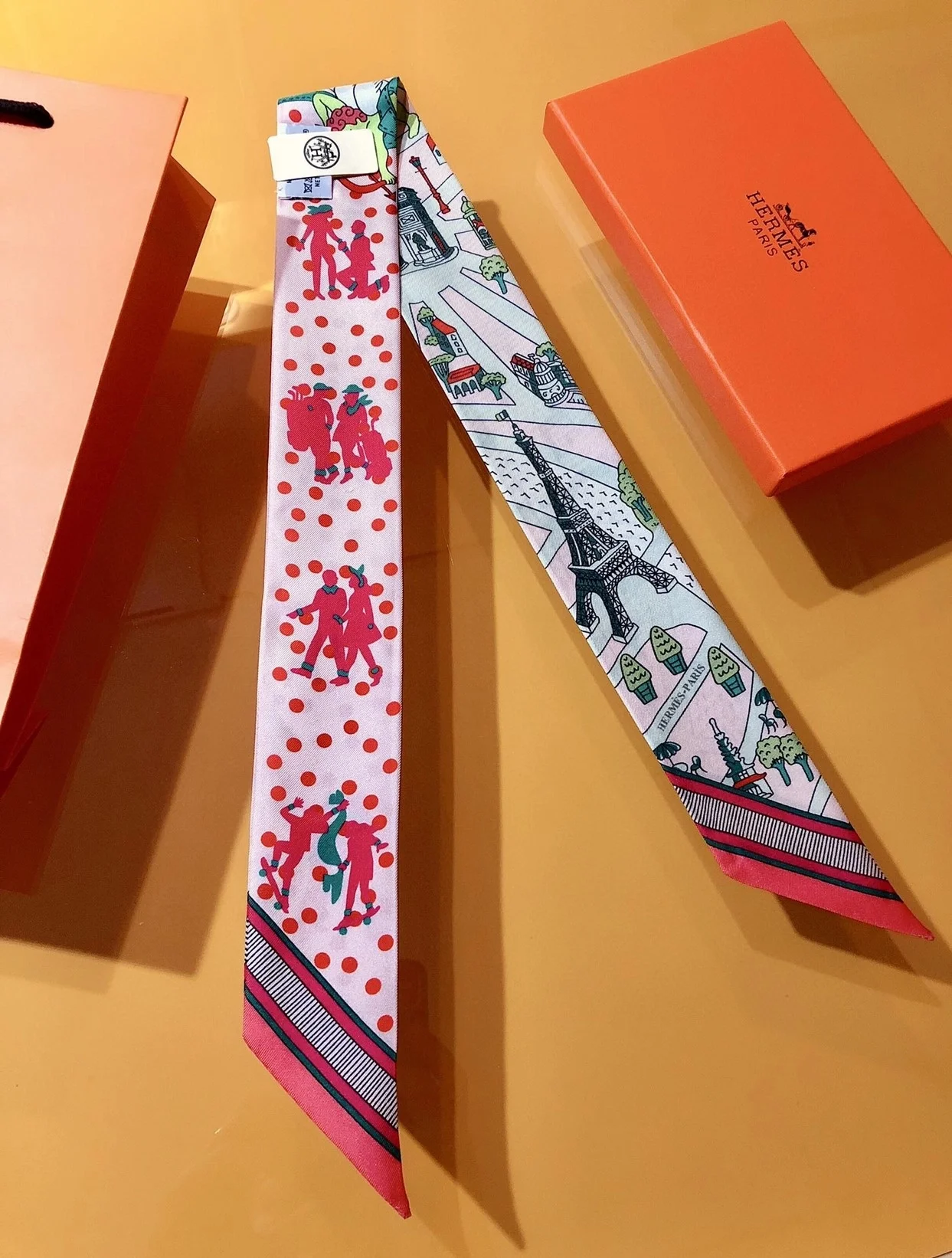 에르메스 Les Nouveaux Amoureux de Paris 트윌리 핑크