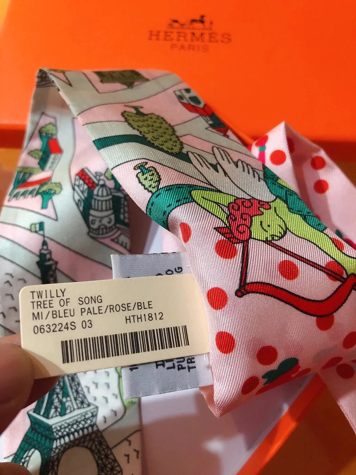 에르메스 Les Nouveaux Amoureux de Paris 트윌리 핑크