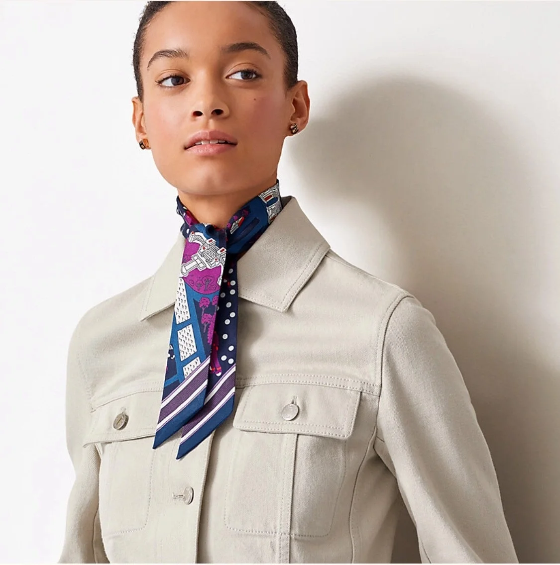 에르메스 Les Nouveaux Amoureux de Paris 트윌리 네이비