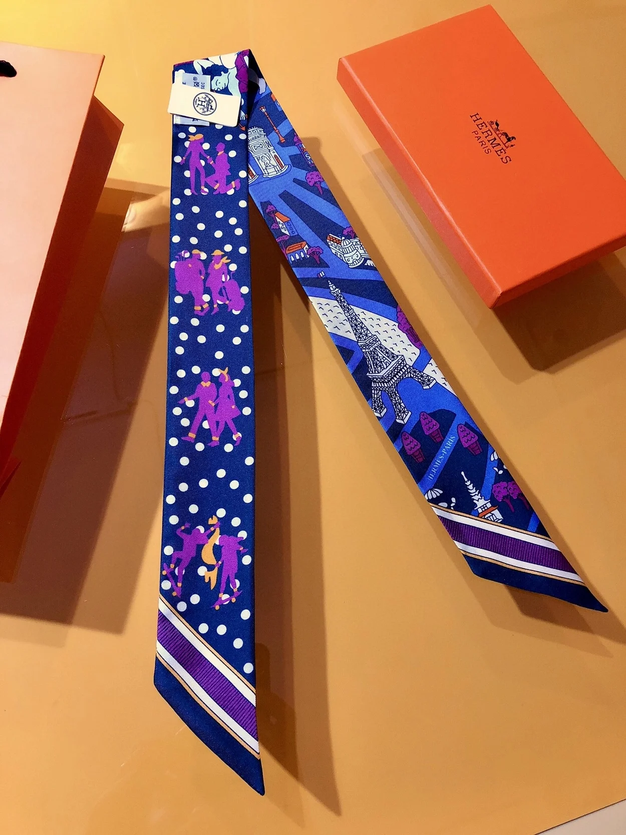 에르메스 Les Nouveaux Amoureux de Paris 트윌리 네이비